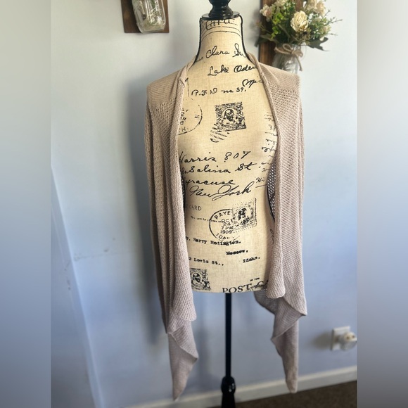 Billabong Sweaters - Billabong designer closet cardigan bohemian‎ fringe western oatmeal asymmetrical